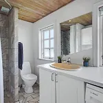 3 Bedroom Beautiful In オテルプ