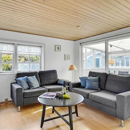 3 Bedroom Beautiful In 別荘 オテルプ